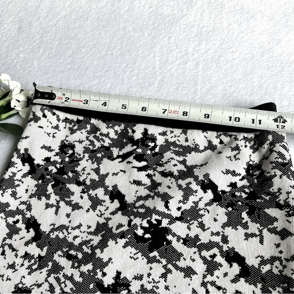 Forever 21 Sz Small Abstract Black & White Pencil Skirt - Picture 2 of 5